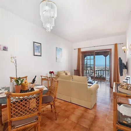 For 4 People In Tenerife, Cleaning Included Apartmán *