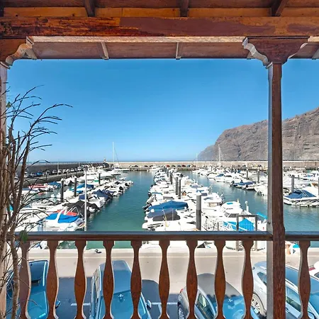 For 4 People In Tenerife, Cleaning Included